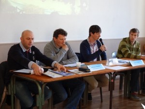 Les membres du bureau, de gauche à droite : Jérôme Papin (Commission Concours), Sébastien Chauvat (trésorier), Florent Poiron (Président) et Pierre Arthus (secrétaire)